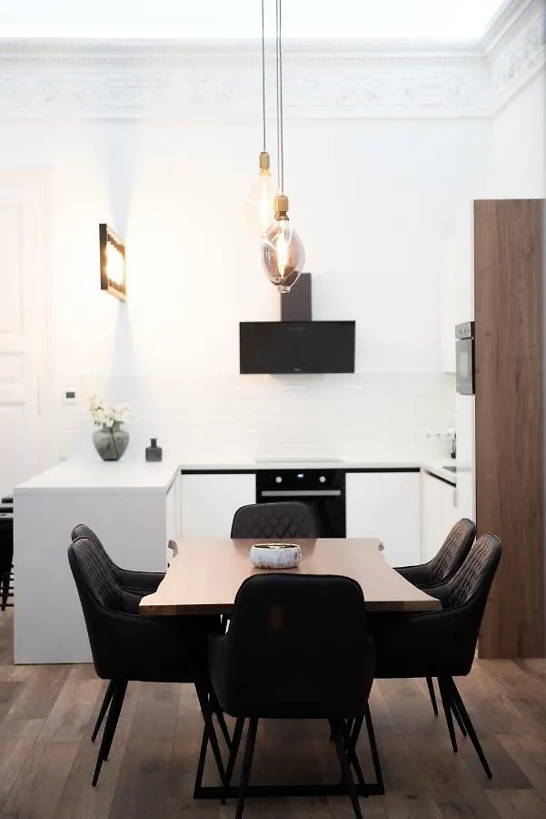 Luxury Apartment by Hi5 - Kálmán Imre Suite Budapest
