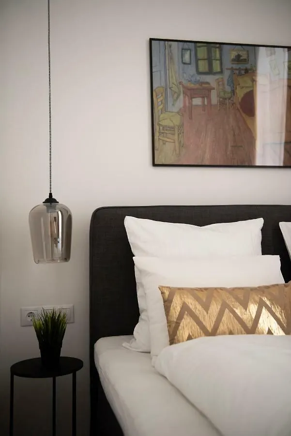 Luxury Apartment by Hi5 - Kálmán Imre Suite Budapest 0*,  Ungheria